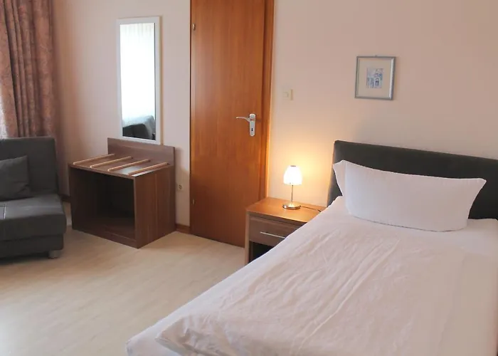 Hotel Haus Kastanienhof 3*